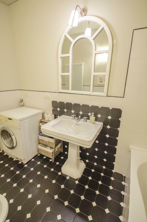 Azeglio Apartment, A Due Passi Da Piazza Maggiore Болонья Экстерьер фото